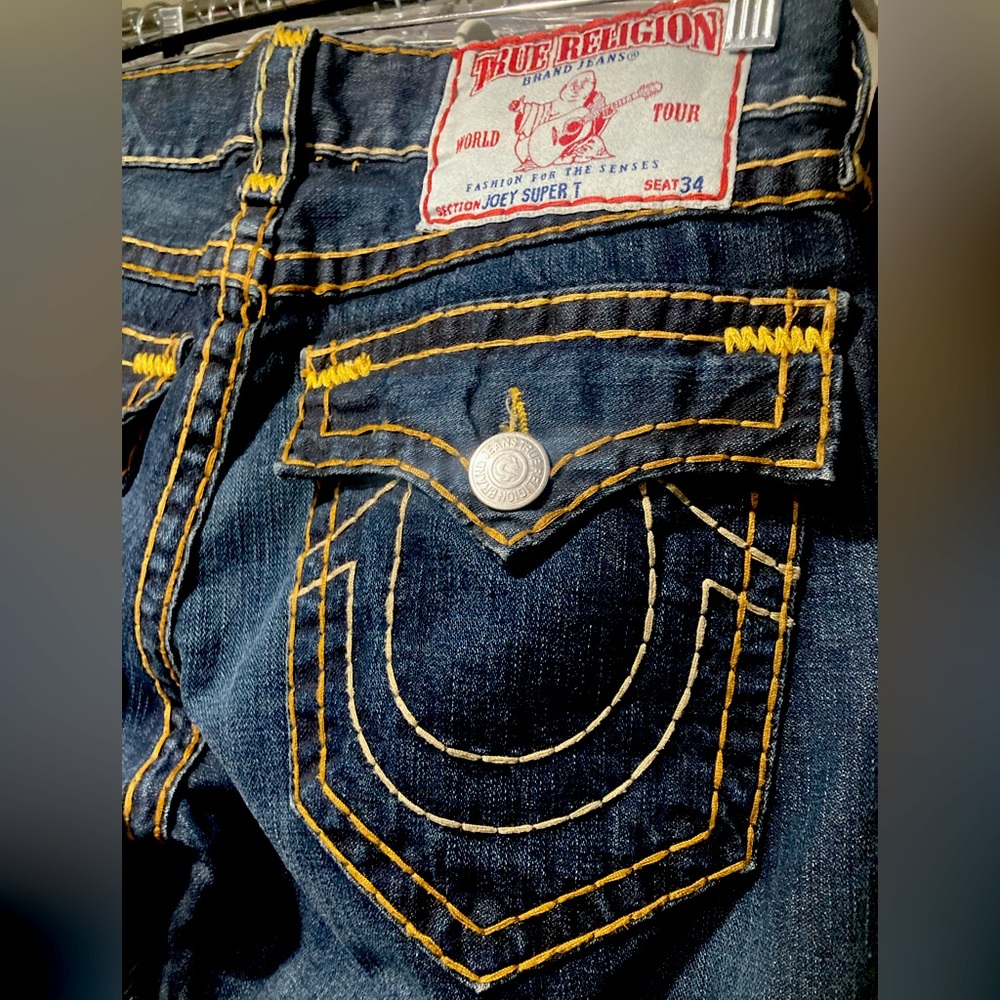 SOLD! Rare EUC men’s Joey Super T True Religion size 32x30